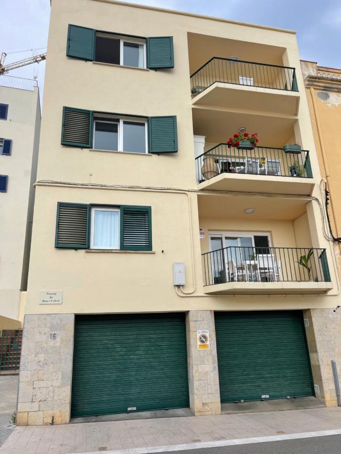 Apartamento Aquamarine Sant Feliu En La Playa Con Patio Sant Feliu de Guíxols Exterior foto